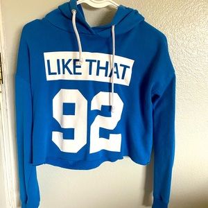 Trendy cropped blue and white hoodie